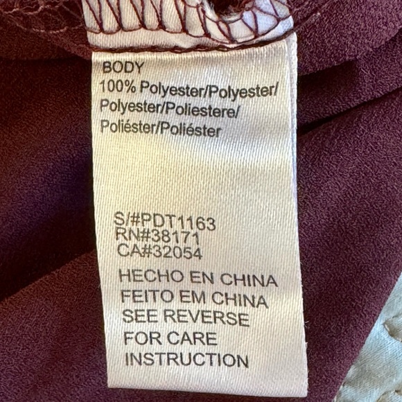 Luca wine colored women’s wrap top  in size large - Picture 4 of 6